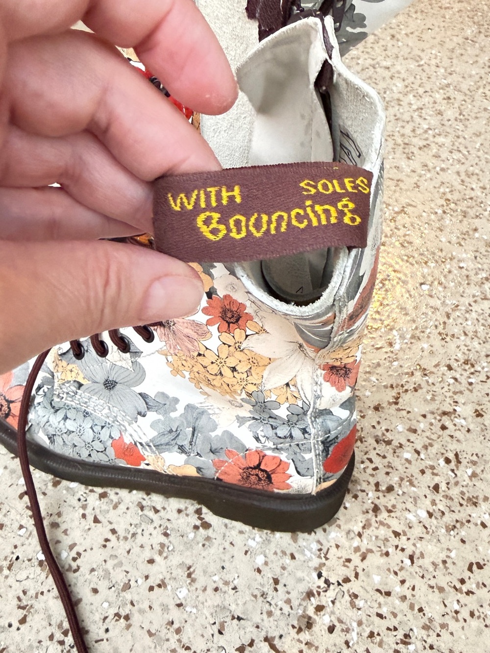 Dr. Martens RARE FIND Floral Leather Combat Boots Size 8 US Sold Out 🔥MSRP 298$ - Picture 3 of 8